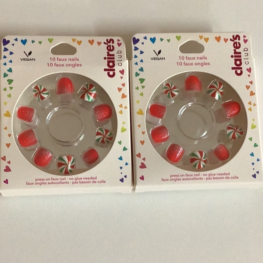 Claire's Club 2 Sets Festive Red and Green Faux Nails. New In Box